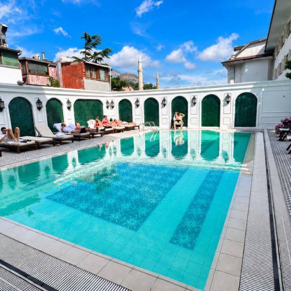 aura restaurant pool view sultanahmet