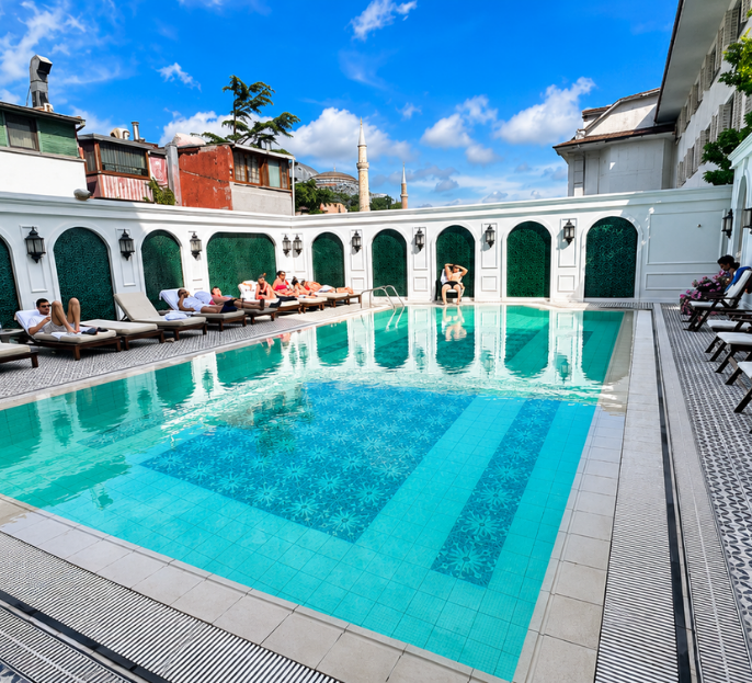 aura restaurant pool view sultanahmet